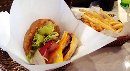 Zats Burger Cafe�@�U�b�c�o�[�K�[�J�t�F